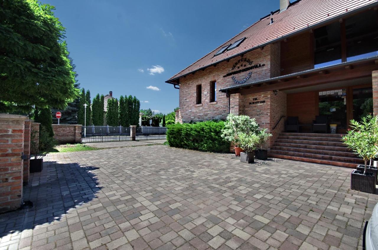 Varfuerdo Panzio Gyula Exterior photo